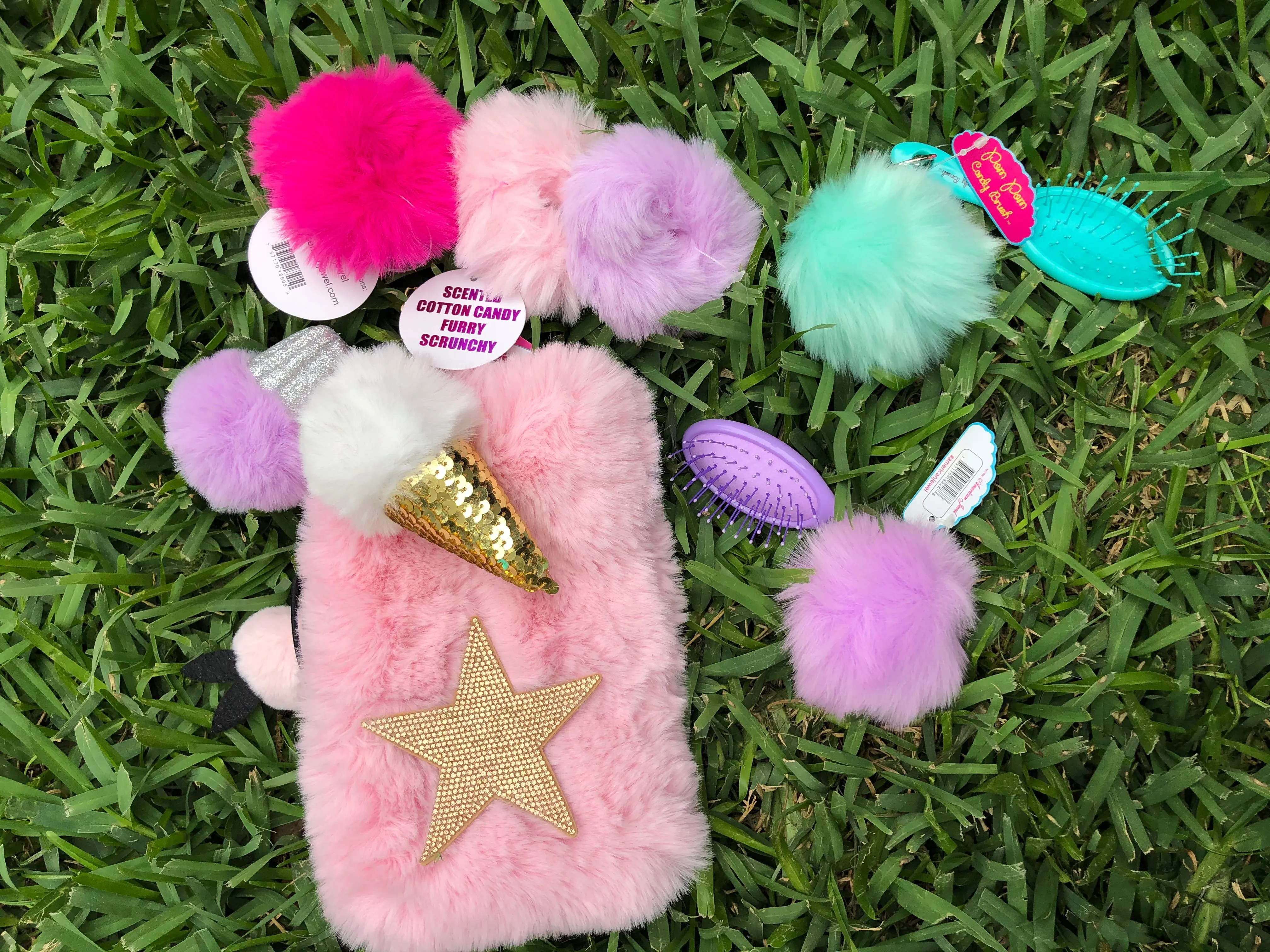Pom Pom & Hair Brush Back Pack Clip